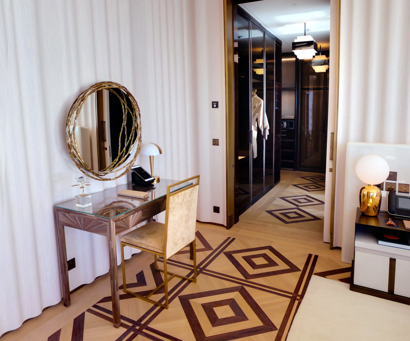 Hotel de Paris Monte Carlo – Diamond Suite Princesse Grace – Lampe 509 BIS