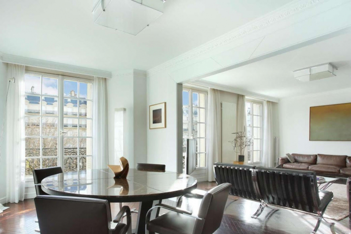 Appartement parisien design - Plafonnier REF. 359 Jean Perzel